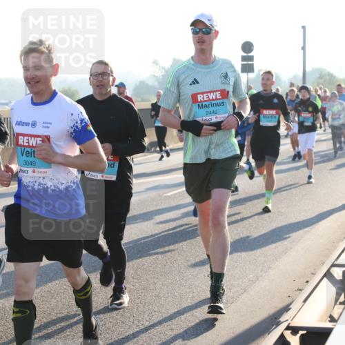 03.10.2025 - Köhlbrandbrückenlauf Lena Gebhardt http://msf.ph/oto/9065586 03.10.2025 09:22:39 Position 1 3047, 3049, 2449 meine-sportfotos.de