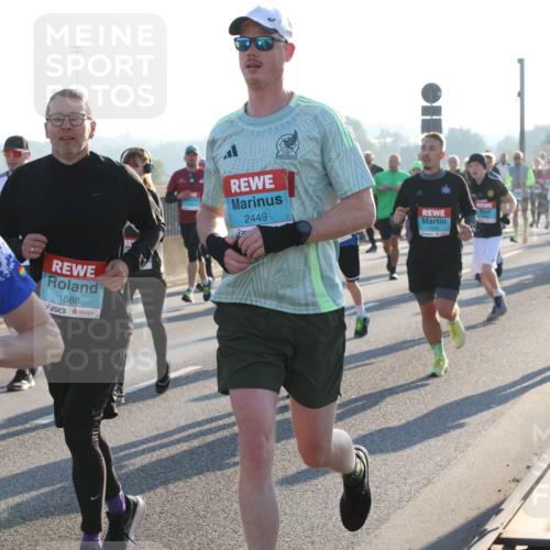 03.10.2025 - Köhlbrandbrückenlauf Lena Gebhardt http://msf.ph/oto/9065596 03.10.2025 09:22:39 Position 1 3049, 1588, 2449 meine-sportfotos.de