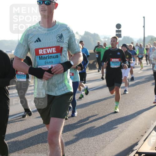 03.10.2025 - Köhlbrandbrückenlauf Lena Gebhardt http://msf.ph/oto/9065598 03.10.2025 09:22:39 Position 1 1588, 2471, 2449 meine-sportfotos.de