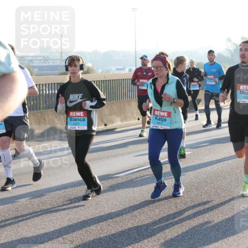 03.10.2025 - Köhlbrandbrückenlauf Lena Gebhardt http://msf.ph/oto/9065612 03.10.2025 09:22:40 Position 1 883, 2471, 1911, 1525 meine-sportfotos.de
