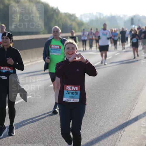 03.10.2025 - Köhlbrandbrückenlauf Jannik Wohlers http://msf.ph/oto/9065680 03.10.2025 09:26:40 Position 3 1887, 1982 meine-sportfotos.de