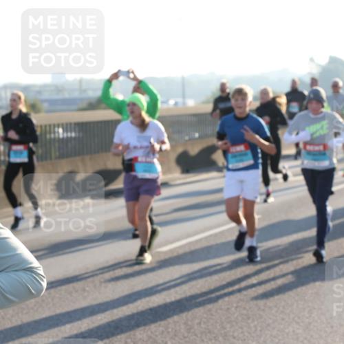 03.10.2025 - Köhlbrandbrückenlauf Lena Gebhardt http://msf.ph/oto/9065685 03.10.2025 09:22:43 Position 1  meine-sportfotos.de