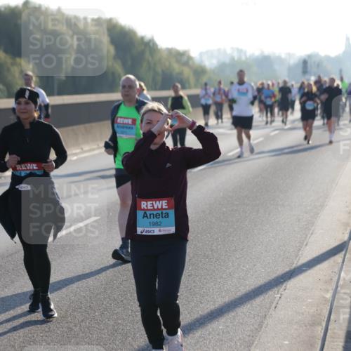 03.10.2025 - Köhlbrandbrückenlauf Jannik Wohlers http://msf.ph/oto/9065695 03.10.2025 09:26:41 Position 3 1887, 1982 meine-sportfotos.de