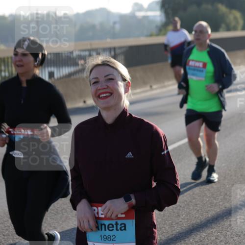 03.10.2025 - Köhlbrandbrückenlauf Jannik Wohlers http://msf.ph/oto/9065730 03.10.2025 09:26:43 Position 3 1982 meine-sportfotos.de