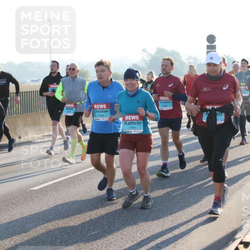 03.10.2025 - Köhlbrandbrückenlauf Lena Gebhardt http://msf.ph/oto/9065734 03.10.2025 09:22:45 Position 1 3134, 1752, 1754, 1945 meine-sportfotos.de