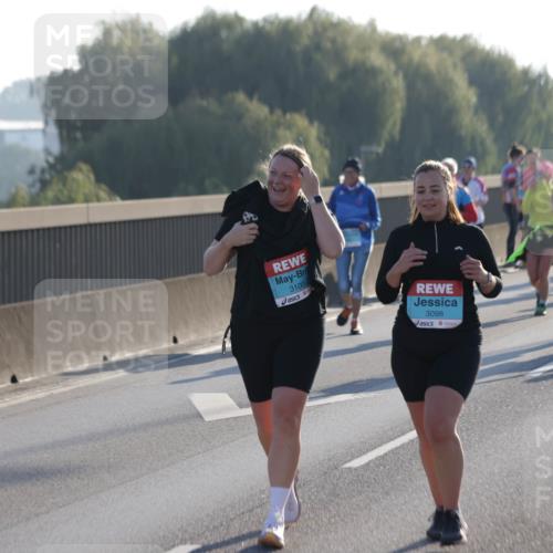 03.10.2025 - Köhlbrandbrückenlauf Jannik Wohlers http://msf.ph/oto/9065817 03.10.2025 09:26:53 Position 3 3100, 3098 meine-sportfotos.de