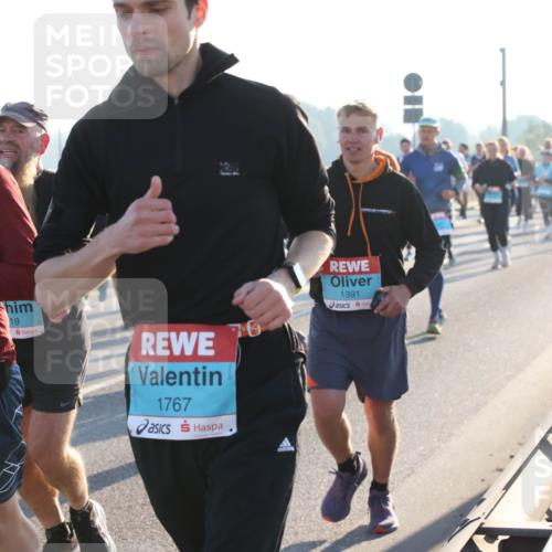 03.10.2025 - Köhlbrandbrückenlauf Lena Gebhardt http://msf.ph/oto/9065822 03.10.2025 09:22:47 Position 1 1391, 2150, 19, 1767 meine-sportfotos.de