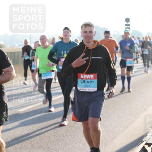 03.10.2025 - Köhlbrandbrückenlauf Lena Gebhardt http://msf.ph/oto/9065830 03.10.2025 09:22:48 Position 1 1419, 1391, 5 meine-sportfotos.de