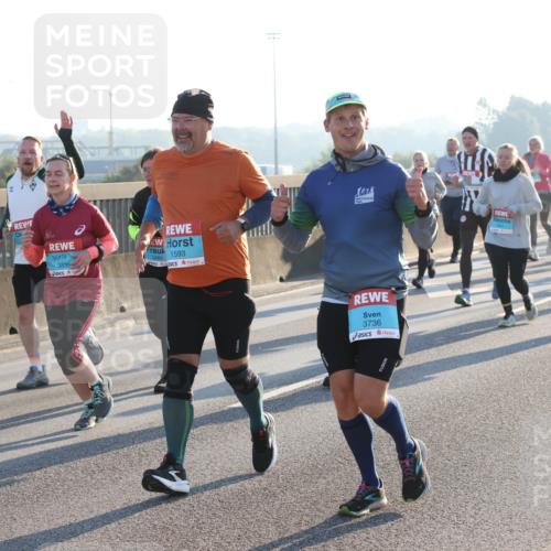 03.10.2025 - Köhlbrandbrückenlauf Lena Gebhardt http://msf.ph/oto/9065907 03.10.2025 09:22:50 Position 1 1414, 3839, 1593, 3736 meine-sportfotos.de