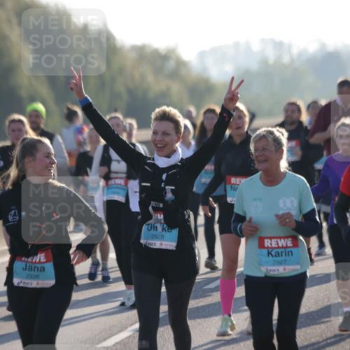 03.10.2025 - Köhlbrandbrückenlauf Jannik Wohlers http://msf.ph/oto/9065932 03.10.2025 09:26:57 Position 3 2926, 2928, 00, 2927, 2565 meine-sportfotos.de