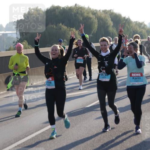 03.10.2025 - Köhlbrandbrückenlauf Jannik Wohlers http://msf.ph/oto/9065991 03.10.2025 09:27:00 Position 3 2126, 2565, 2928, 2927 meine-sportfotos.de