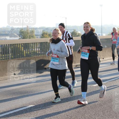 03.10.2025 - Köhlbrandbrückenlauf Lena Gebhardt http://msf.ph/oto/9066002 03.10.2025 09:22:53 Position 1 1831, 2670, 065, 3788 meine-sportfotos.de