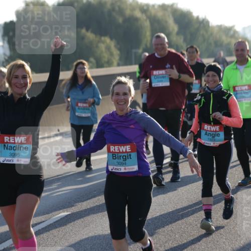 03.10.2025 - Köhlbrandbrückenlauf Jannik Wohlers http://msf.ph/oto/9066101 03.10.2025 09:27:04 Position 3 2889, 3095, 3094, 1923, 2480 meine-sportfotos.de
