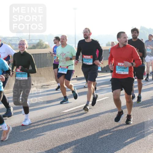 03.10.2025 - Köhlbrandbrückenlauf Lena Gebhardt http://msf.ph/oto/9066109 03.10.2025 09:22:56 Position 1 1761, 1903, 2025, 3416, 1797, 2165, 2171 meine-sportfotos.de