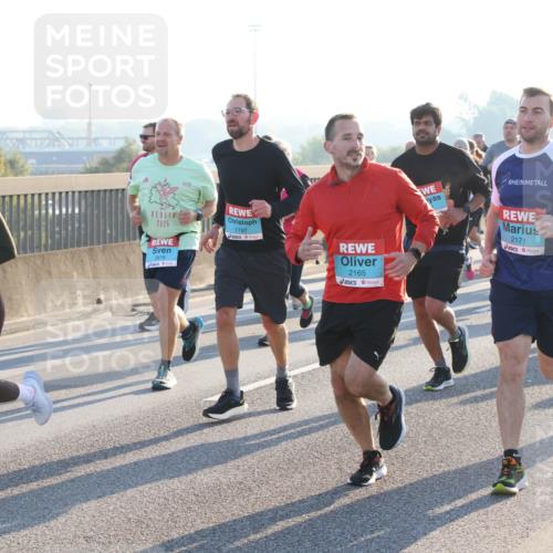 03.10.2025 - Köhlbrandbrückenlauf Lena Gebhardt http://msf.ph/oto/9066118 03.10.2025 09:22:56 Position 1 3169, 1761, 2025, 3416, 1797, 2165, 2171, 3488 meine-sportfotos.de