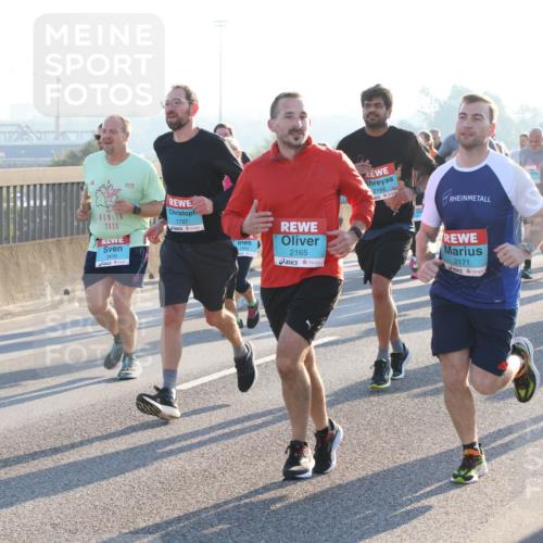 03.10.2025 - Köhlbrandbrückenlauf Lena Gebhardt http://msf.ph/oto/9066124 03.10.2025 09:22:56 Position 1 1761, 2025, 1797, 3416, 2943, 2165, 2168, 2171, 3488, 21 meine-sportfotos.de