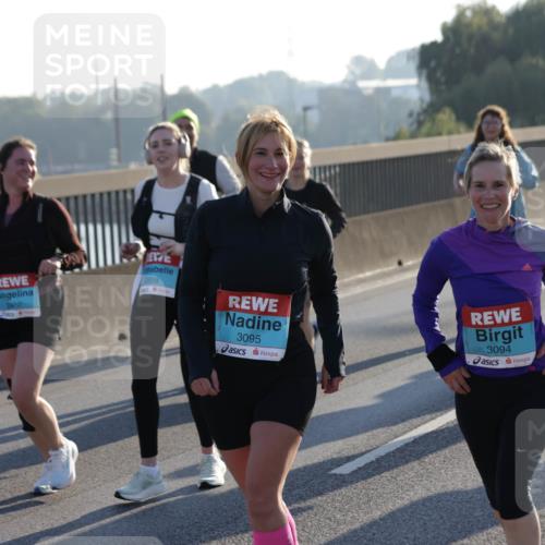 03.10.2025 - Köhlbrandbrückenlauf Jannik Wohlers http://msf.ph/oto/9066131 03.10.2025 09:27:05 Position 3 2860, 2859, 3095, 3094 meine-sportfotos.de