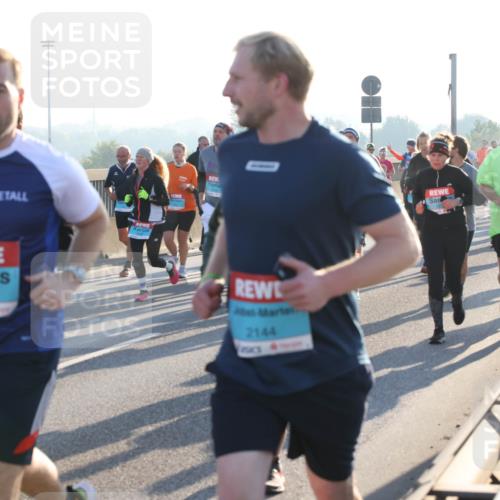 03.10.2025 - Köhlbrandbrückenlauf Lena Gebhardt http://msf.ph/oto/9066151 03.10.2025 09:22:57 Position 1 2171, 2144 meine-sportfotos.de