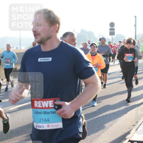 03.10.2025 - Köhlbrandbrückenlauf Lena Gebhardt http://msf.ph/oto/9066158 03.10.2025 09:22:58 Position 1 2144, 1723 meine-sportfotos.de