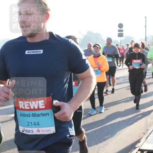 03.10.2025 - Köhlbrandbrückenlauf Lena Gebhardt http://msf.ph/oto/9066164 03.10.2025 09:22:58 Position 1 2144 meine-sportfotos.de