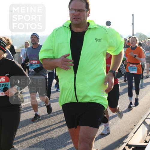 03.10.2025 - Köhlbrandbrückenlauf Lena Gebhardt http://msf.ph/oto/9066225 03.10.2025 09:23:00 Position 1 20, 1723, 3027, 1858 meine-sportfotos.de