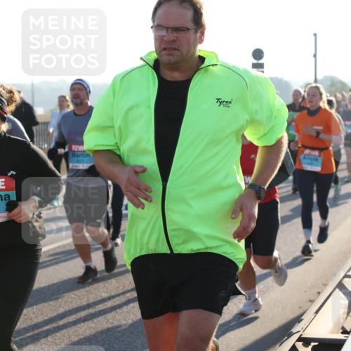 03.10.2025 - Köhlbrandbrückenlauf Lena Gebhardt http://msf.ph/oto/9066226 03.10.2025 09:23:00 Position 1 1723 meine-sportfotos.de