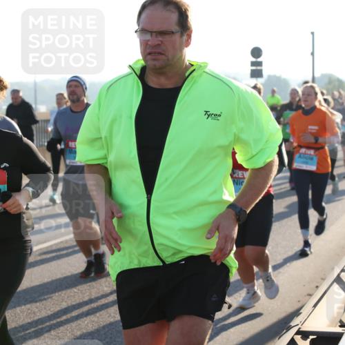 03.10.2025 - Köhlbrandbrückenlauf Lena Gebhardt http://msf.ph/oto/9066228 03.10.2025 09:23:00 Position 1 1723 meine-sportfotos.de