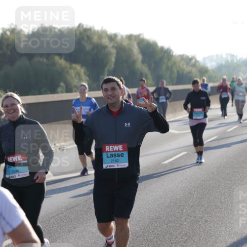03.10.2025 - Köhlbrandbrückenlauf Jannik Wohlers http://msf.ph/oto/9066237 03.10.2025 09:27:11 Position 3 2548, 2182 meine-sportfotos.de