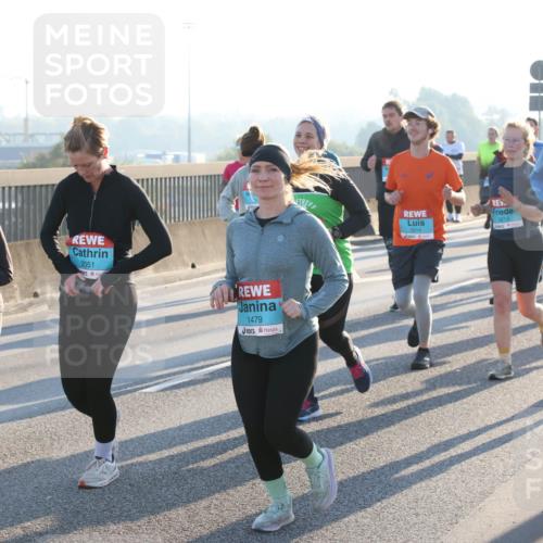 03.10.2025 - Köhlbrandbrückenlauf Lena Gebhardt http://msf.ph/oto/9066316 03.10.2025 09:23:04 Position 1 1720, 2051, 1479, 3213, 2448, 3214 meine-sportfotos.de