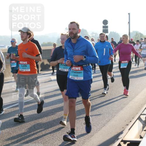 03.10.2025 - Köhlbrandbrückenlauf Lena Gebhardt http://msf.ph/oto/9066336 03.10.2025 09:23:05 Position 1 3619, 3214, 3213, 2448, 3783 meine-sportfotos.de