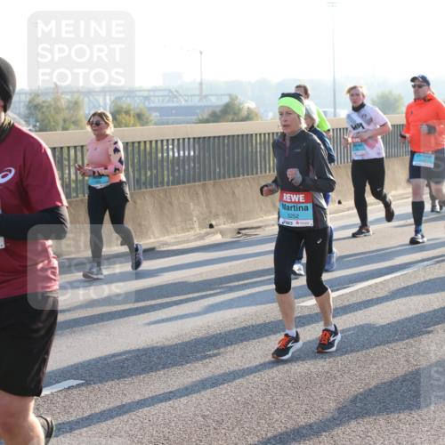 03.10.2025 - Köhlbrandbrückenlauf Lena Gebhardt http://msf.ph/oto/9066446 03.10.2025 09:23:09 Position 1 2009, 3252, 3144 meine-sportfotos.de