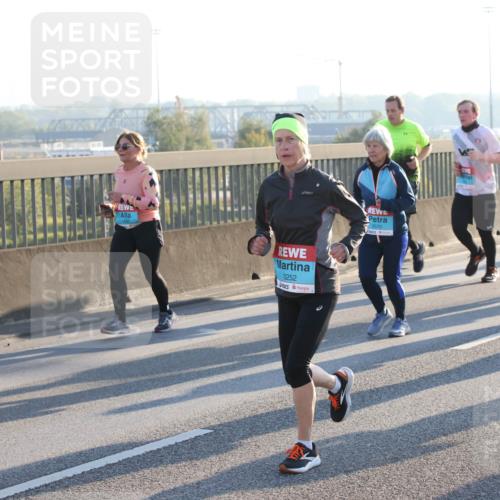 03.10.2025 - Köhlbrandbrückenlauf Lena Gebhardt http://msf.ph/oto/9066463 03.10.2025 09:23:09 Position 1 1683, 3252, 3570, 3144 meine-sportfotos.de