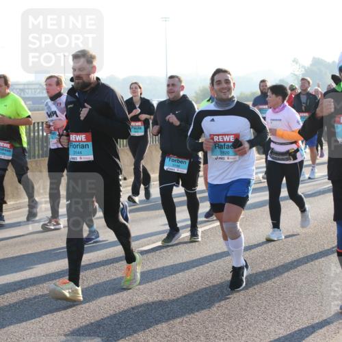 03.10.2025 - Köhlbrandbrückenlauf Lena Gebhardt http://msf.ph/oto/9066512 03.10.2025 09:23:10 Position 1 3570, 3144, 1695, 3148, 1820, 3843 meine-sportfotos.de