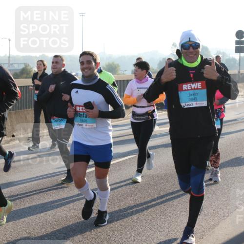 03.10.2025 - Köhlbrandbrückenlauf Lena Gebhardt http://msf.ph/oto/9066519 03.10.2025 09:23:11 Position 1 3144, 3148, 1820, 3843 meine-sportfotos.de