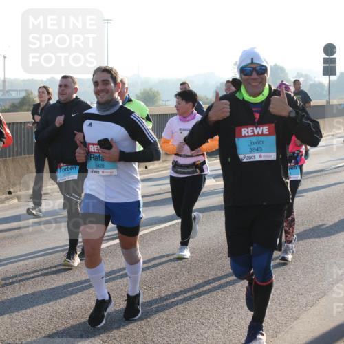 03.10.2025 - Köhlbrandbrückenlauf Lena Gebhardt http://msf.ph/oto/9066522 03.10.2025 09:23:11 Position 1 3144, 3148, 1820, 3843 meine-sportfotos.de