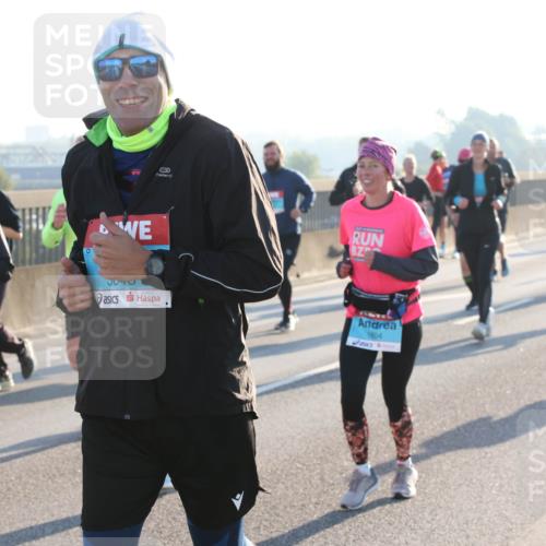 03.10.2025 - Köhlbrandbrückenlauf Lena Gebhardt http://msf.ph/oto/9066548 03.10.2025 09:23:12 Position 1 01, 1804 meine-sportfotos.de