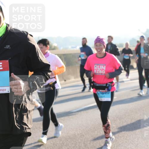 03.10.2025 - Köhlbrandbrückenlauf Lena Gebhardt http://msf.ph/oto/9066559 03.10.2025 09:23:12 Position 1 3148, 3843 meine-sportfotos.de