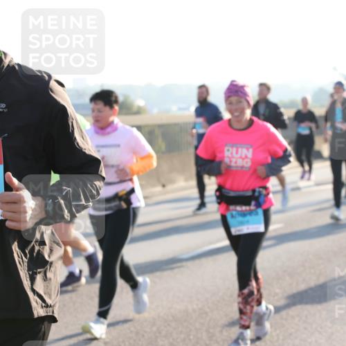 03.10.2025 - Köhlbrandbrückenlauf Lena Gebhardt http://msf.ph/oto/9066562 03.10.2025 09:23:12 Position 1 3843 meine-sportfotos.de