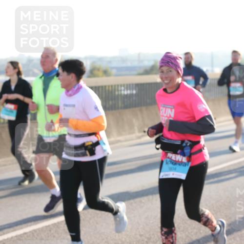 03.10.2025 - Köhlbrandbrückenlauf Lena Gebhardt http://msf.ph/oto/9066585 03.10.2025 09:23:12 Position 1 1804 meine-sportfotos.de