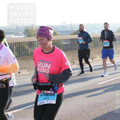 03.10.2025 - Köhlbrandbrückenlauf Lena Gebhardt http://msf.ph/oto/9066595 03.10.2025 09:23:13 Position 1 1804 meine-sportfotos.de