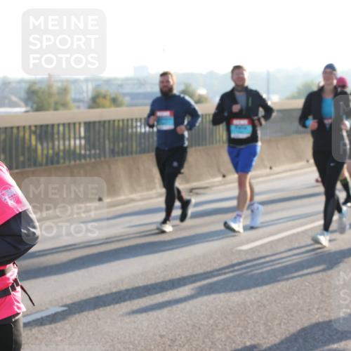 03.10.2025 - Köhlbrandbrückenlauf Lena Gebhardt http://msf.ph/oto/9066601 03.10.2025 09:23:13 Position 1 1804 meine-sportfotos.de