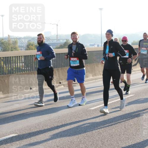 03.10.2025 - Köhlbrandbrückenlauf Lena Gebhardt http://msf.ph/oto/9066611 03.10.2025 09:23:14 Position 1 1561 meine-sportfotos.de