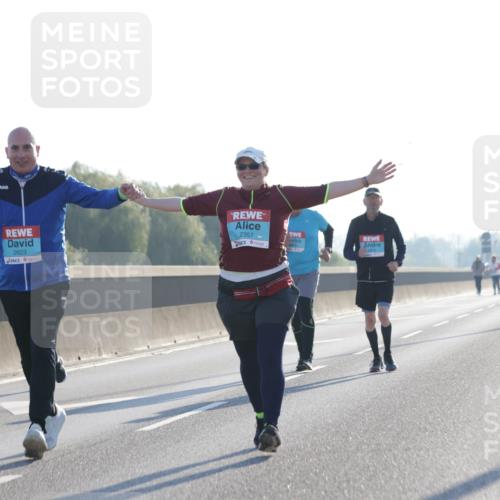 03.10.2025 - Köhlbrandbrückenlauf Jannik Wohlers http://msf.ph/oto/9066683 03.10.2025 09:27:55 Position 3 2623, 2357 meine-sportfotos.de