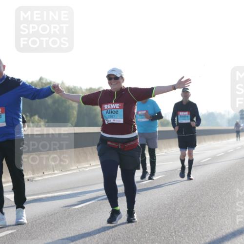 03.10.2025 - Köhlbrandbrückenlauf Jannik Wohlers http://msf.ph/oto/9066702 03.10.2025 09:27:56 Position 3 2623, 2357 meine-sportfotos.de