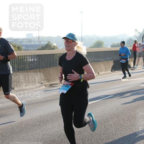 03.10.2025 - Köhlbrandbrückenlauf Lena Gebhardt http://msf.ph/oto/9066714 03.10.2025 09:23:17 Position 1 3069, 2016 meine-sportfotos.de