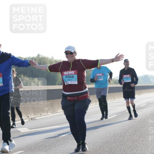 03.10.2025 - Köhlbrandbrückenlauf Jannik Wohlers http://msf.ph/oto/9066716 03.10.2025 09:27:56 Position 3 2623, 2357 meine-sportfotos.de