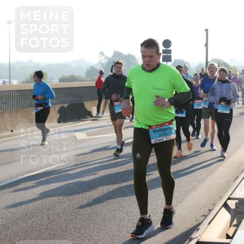 03.10.2025 - Köhlbrandbrückenlauf Lena Gebhardt http://msf.ph/oto/9066723 03.10.2025 09:23:18 Position 1 6, 3109 meine-sportfotos.de