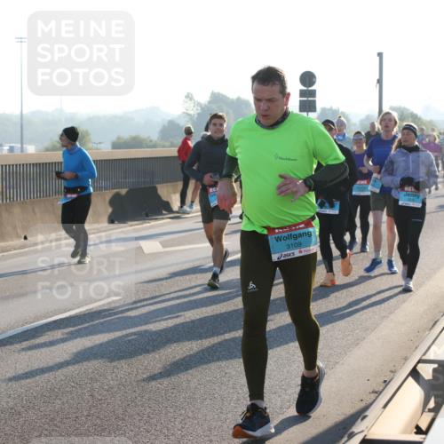 03.10.2025 - Köhlbrandbrückenlauf Lena Gebhardt http://msf.ph/oto/9066727 03.10.2025 09:23:18 Position 1 3109 meine-sportfotos.de