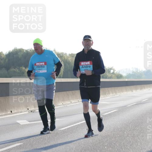 03.10.2025 - Köhlbrandbrückenlauf Jannik Wohlers http://msf.ph/oto/9066729 03.10.2025 09:28:00 Position 3 2647, 2664 meine-sportfotos.de