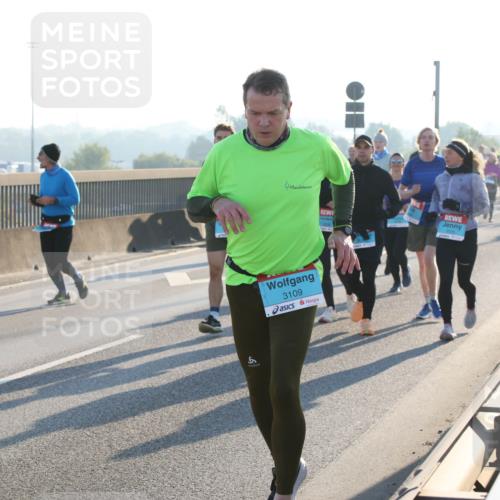 03.10.2025 - Köhlbrandbrückenlauf Lena Gebhardt http://msf.ph/oto/9066737 03.10.2025 09:23:18 Position 1 3109 meine-sportfotos.de
